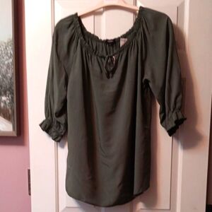Today Swiss Army Green Boho Top L NWT